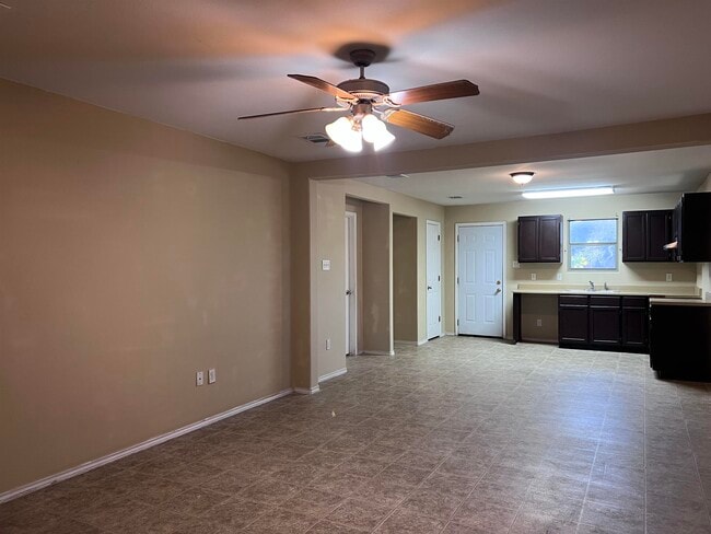 Building Photo - 14119 Fawn Dr