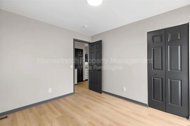 Building Photo - 1001 Lami St