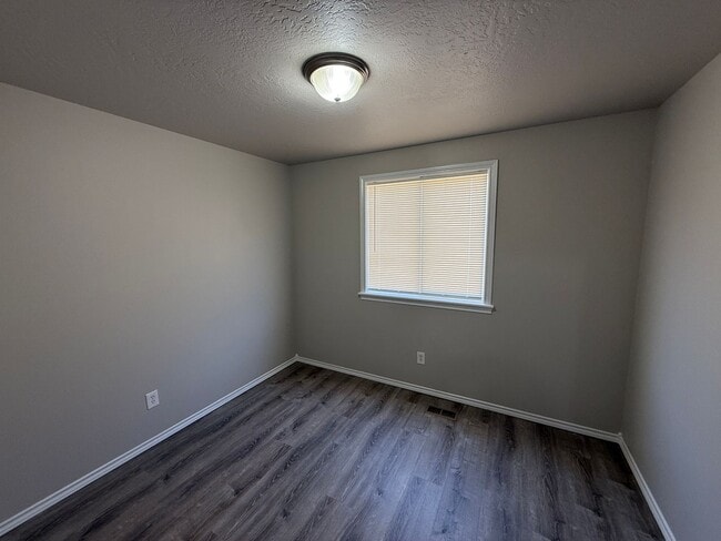 Building Photo - Beautifully Remodeled 4-Bedroom Nampa Home with Private Backyard.