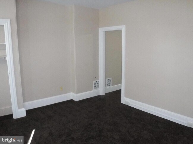 Building Photo - 540 George St