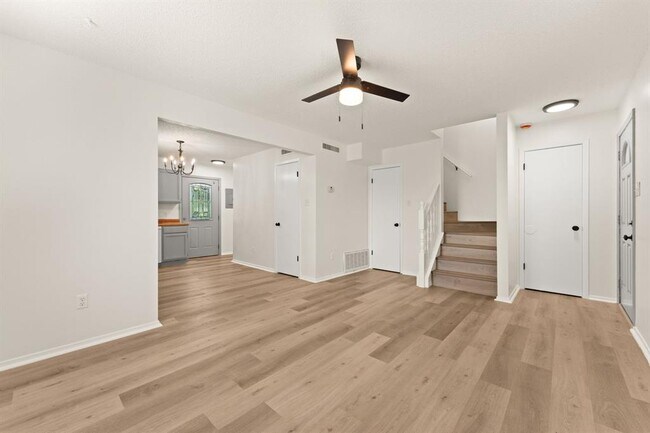 Building Photo - 15205 Cavalier Canyon Dr