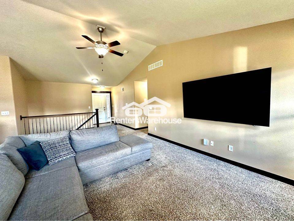 Building Photo - 9664 Alderwood Dr