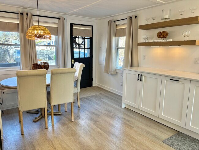 Building Photo - 11 Mohawk Trail