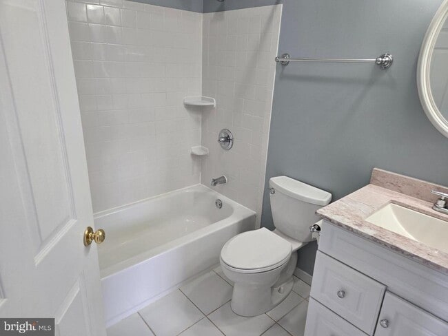 Building Photo - 300 Cinnabar Ln