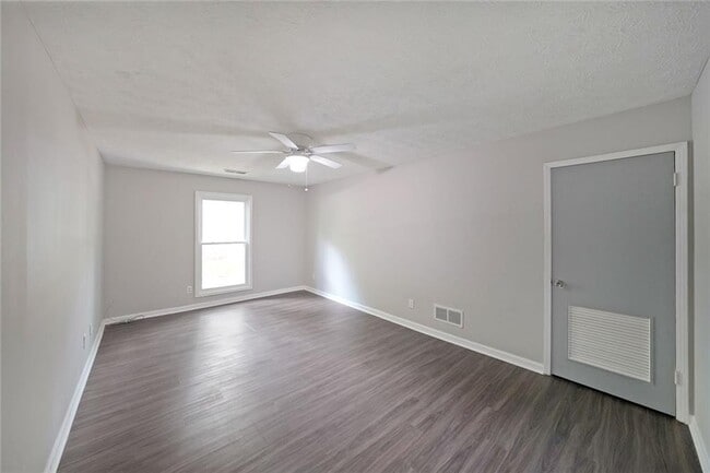 Building Photo - 7156 Whitfield Dr