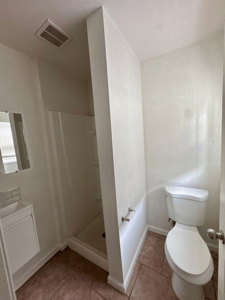 Building Photo - 416 1/2 North School Street, 3