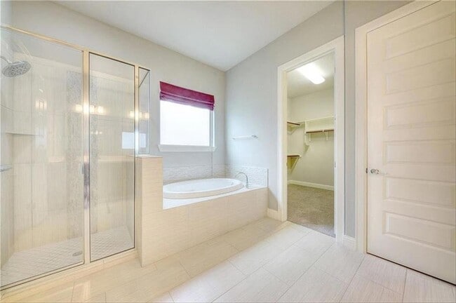 Building Photo - 203 Ancient Oak Way