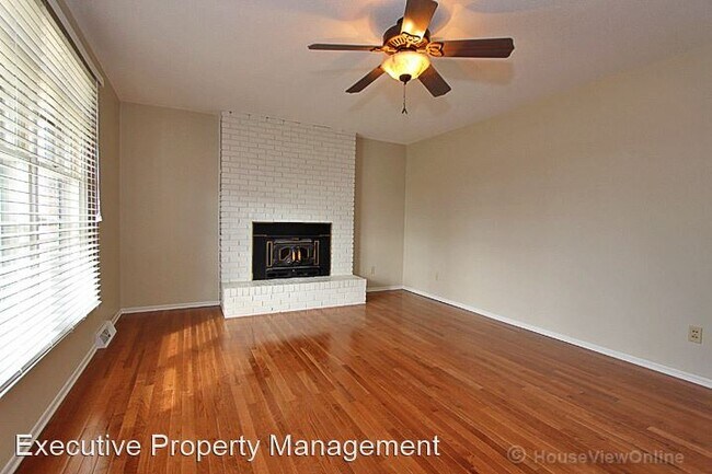 Building Photo - 3 br, 1.5 bath House - 1836 Westwood