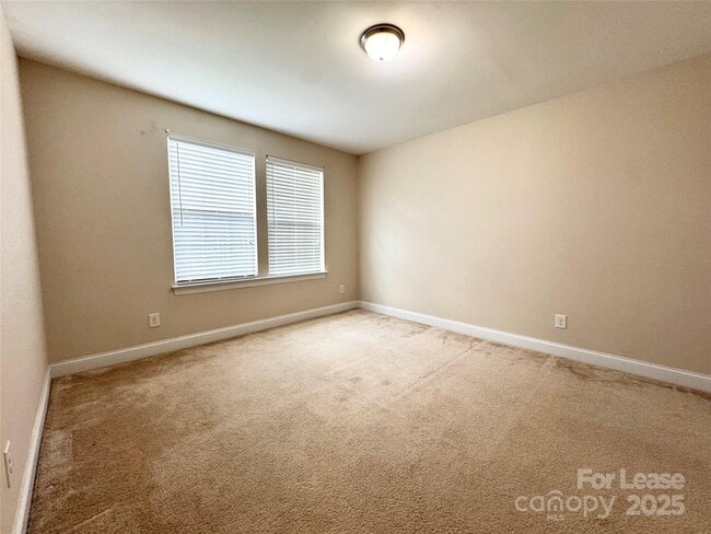 Building Photo - 6532 Fieldstone Manor Dr