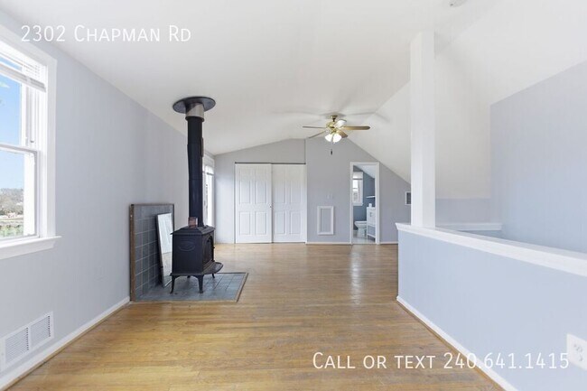 Building Photo - 2302 Chapman Rd