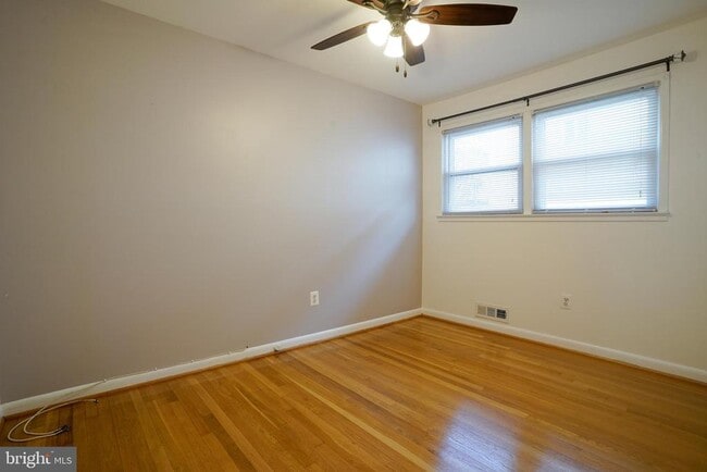 Building Photo - 2017 N Cameron St