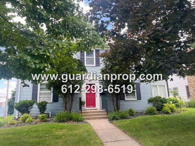 Building Photo - 31 Winona St W