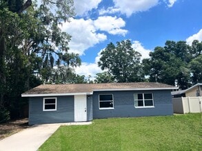Building Photo - Spacious 3BR/1BA Zephyrhills Home with Large Fenced Backyard!