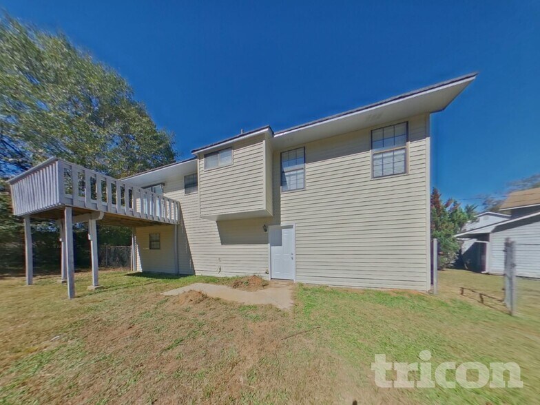 Building Photo - 2053 Stablewood Cove