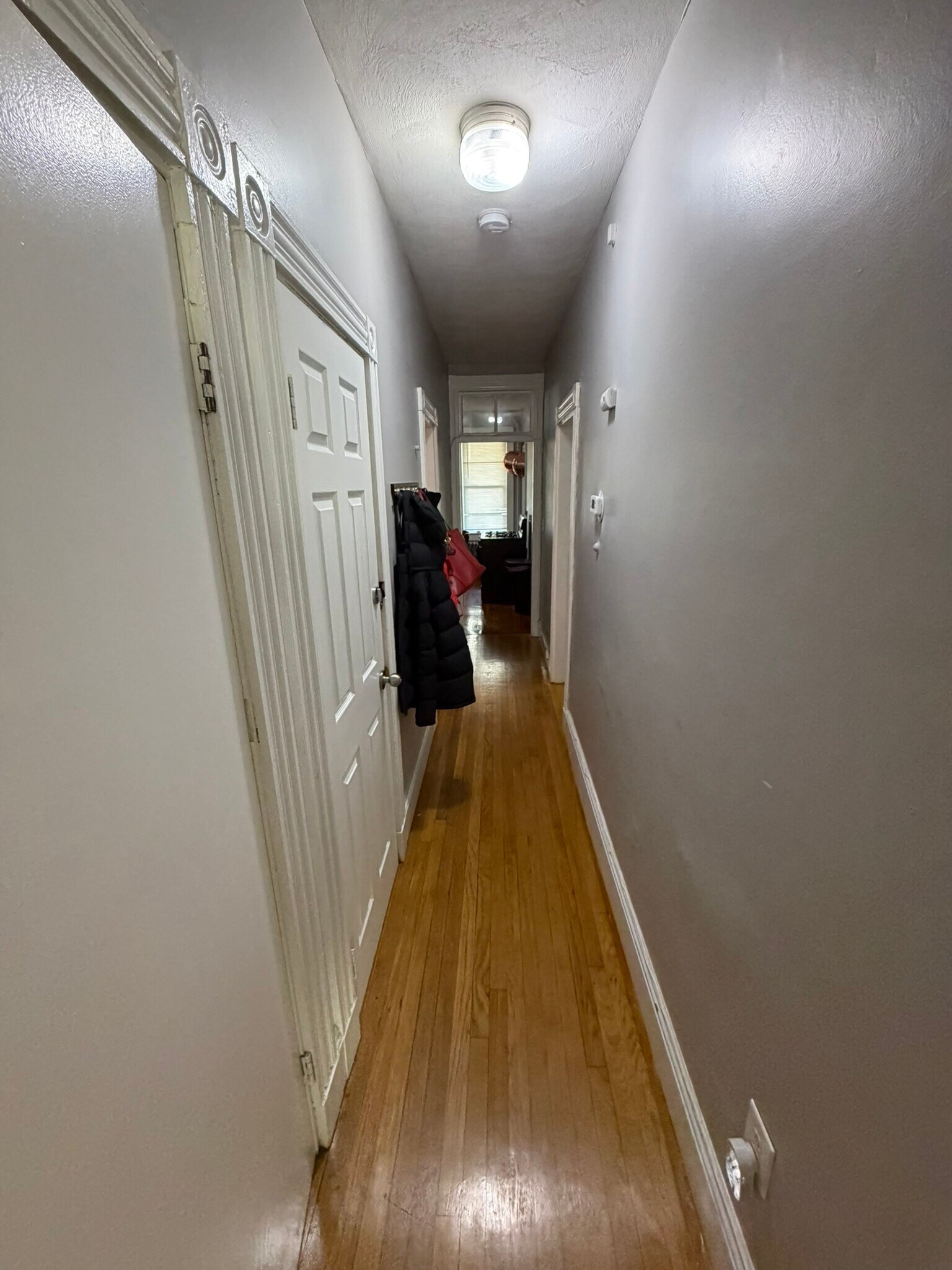 Building Photo - 123 Hillside St