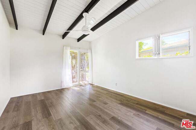 Building Photo - 3582 Verdugo Vista Terrace