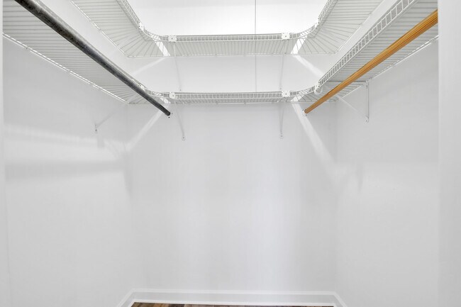 Building Photo - 8970 N Parkside Ave