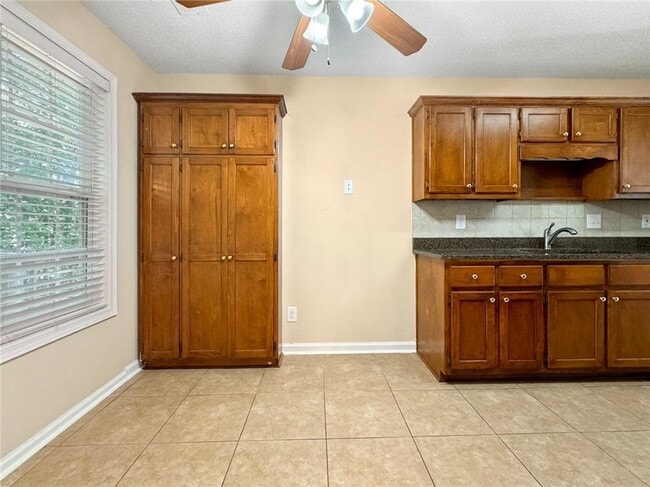 Building Photo - 180 Foster Trace Dr