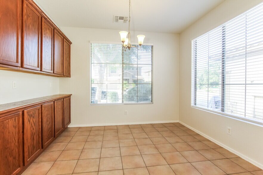 Building Photo - 15248 W Port Royale Ln