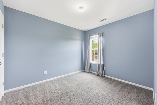 Building Photo - 3911 Hathaway Hills Dr