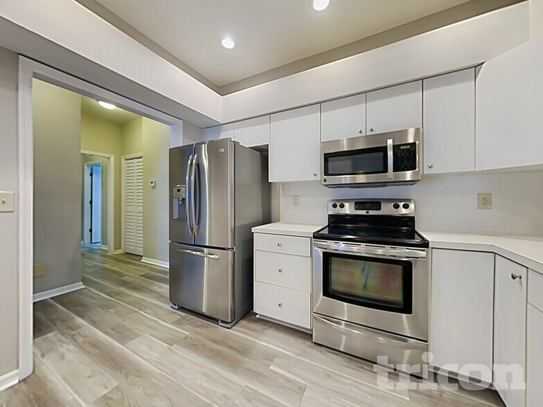 Building Photo - 443 Sandestin Dr SE