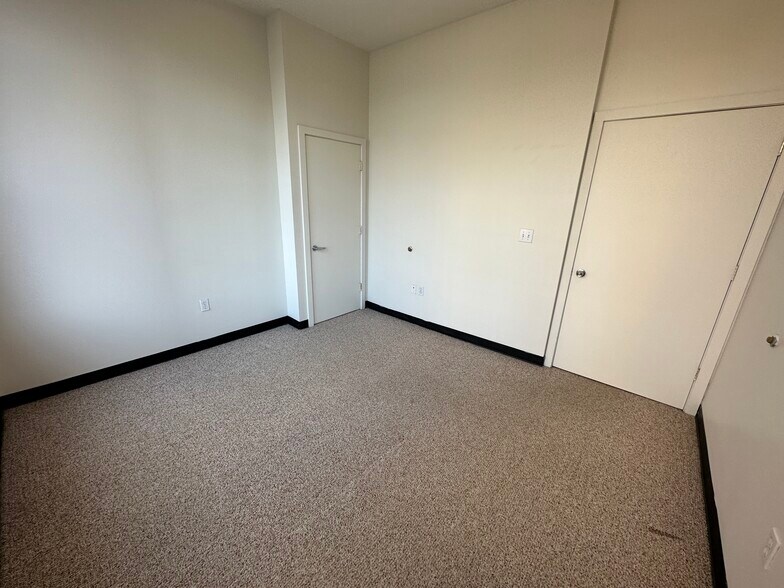 Building Photo - 117 E Berkeley St