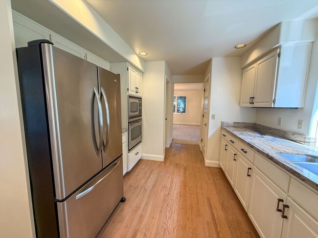 Building Photo - 4bd/3.25ba Seattle House