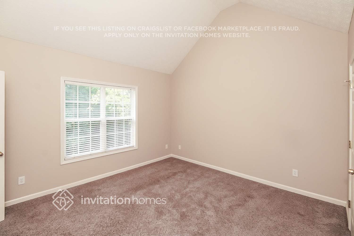 Building Photo - 190 Oakview Trce