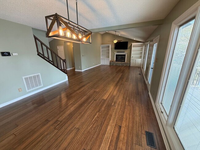 Building Photo - Carolina Lakes