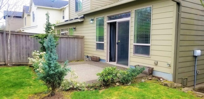 Building Photo - Camas Schools! Stunning Custom Home!  3 Be...