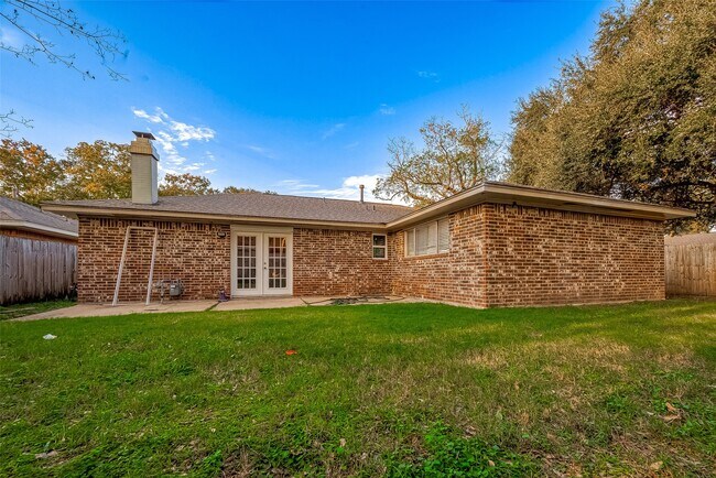 Building Photo - 4731 Casemont Dr