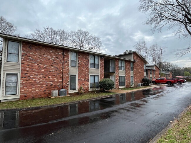 Building Photo - 3945 Macon Rd
