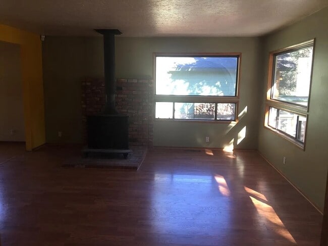 Building Photo - 2704 Tirol Dr