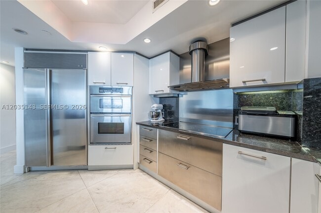Building Photo - 9401 Collins Ave