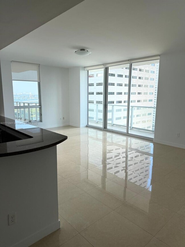 Building Photo - 300 S Biscayne Blvd