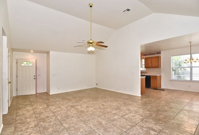 Building Photo - Welcome to your new home in Jenks!