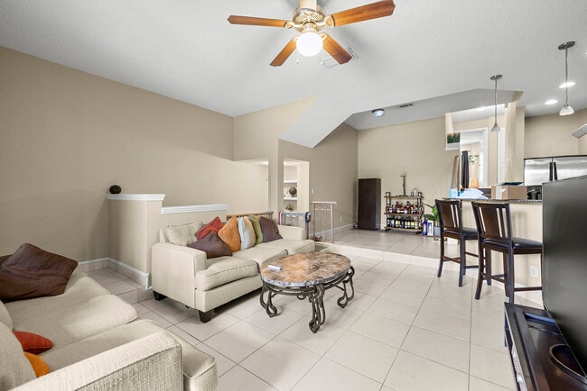 Building Photo - 705 Mainsail Dr