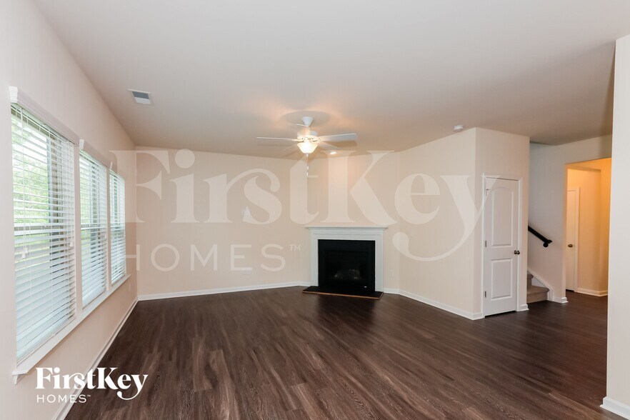 Building Photo - 1323 Privett Park Pl