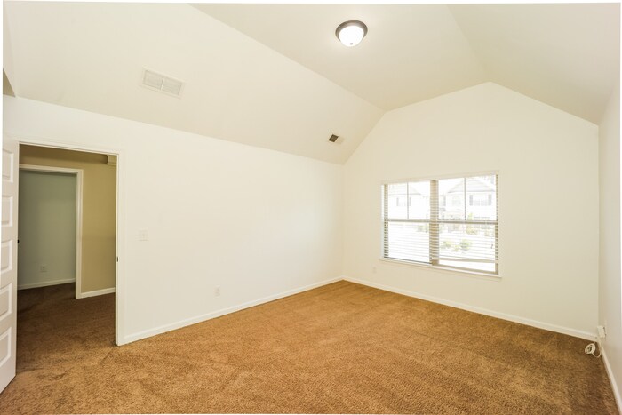 Building Photo - 1107 Sly Fox Run