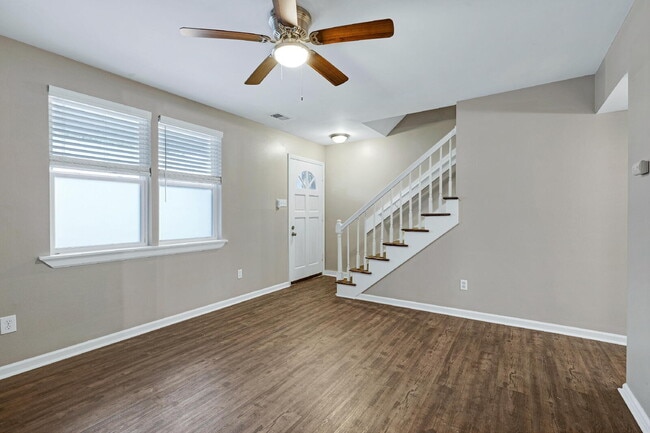 Building Photo - 228 Waldo St