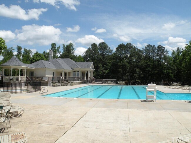 Building Photo - 105 Sandy Creek Ct