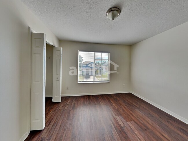 Building Photo - 12639 Longcrest Dr