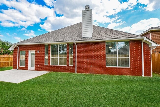 Building Photo - 802 Childers Ct