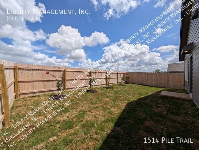 Building Photo - 1514 Pile Trl