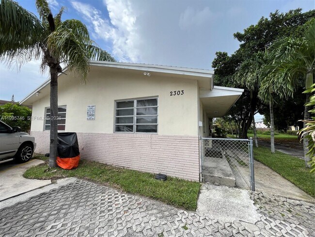 Building Photo - 2303 Adams St