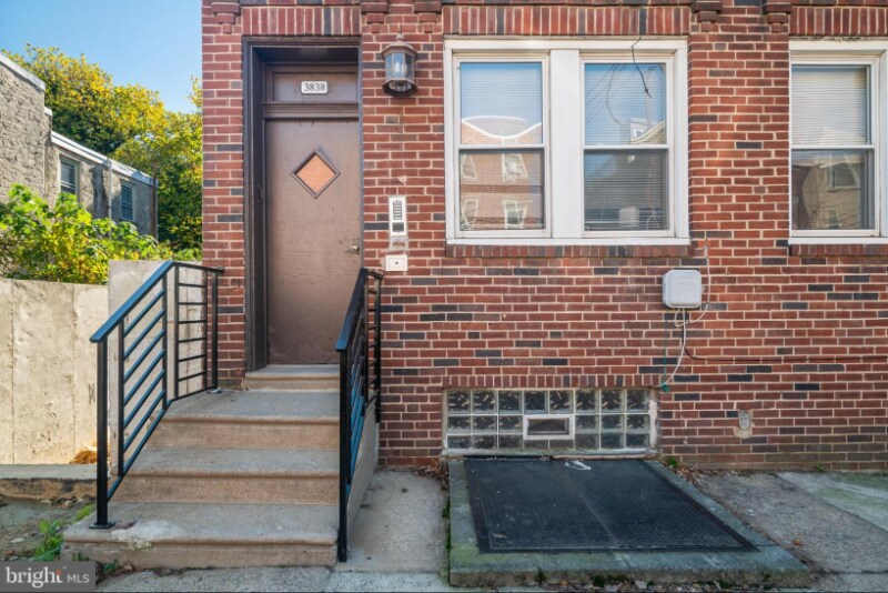 Building Photo - 3856 Haverford Ave