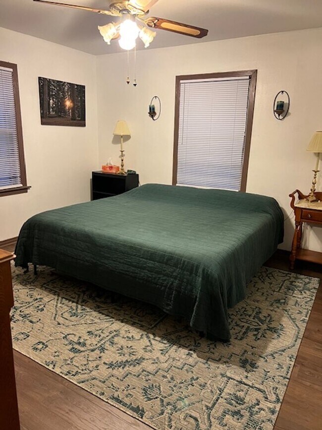 Building Photo - 301 W Main St