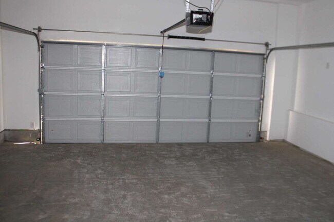 Building Photo - 628 Blue Rdg Dr