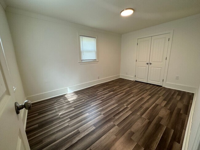 Building Photo - 1814 Newark Ave