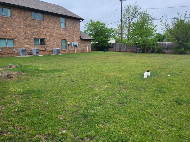 Building Photo - 1 bedroom apartment in Edmond, OK with cen...